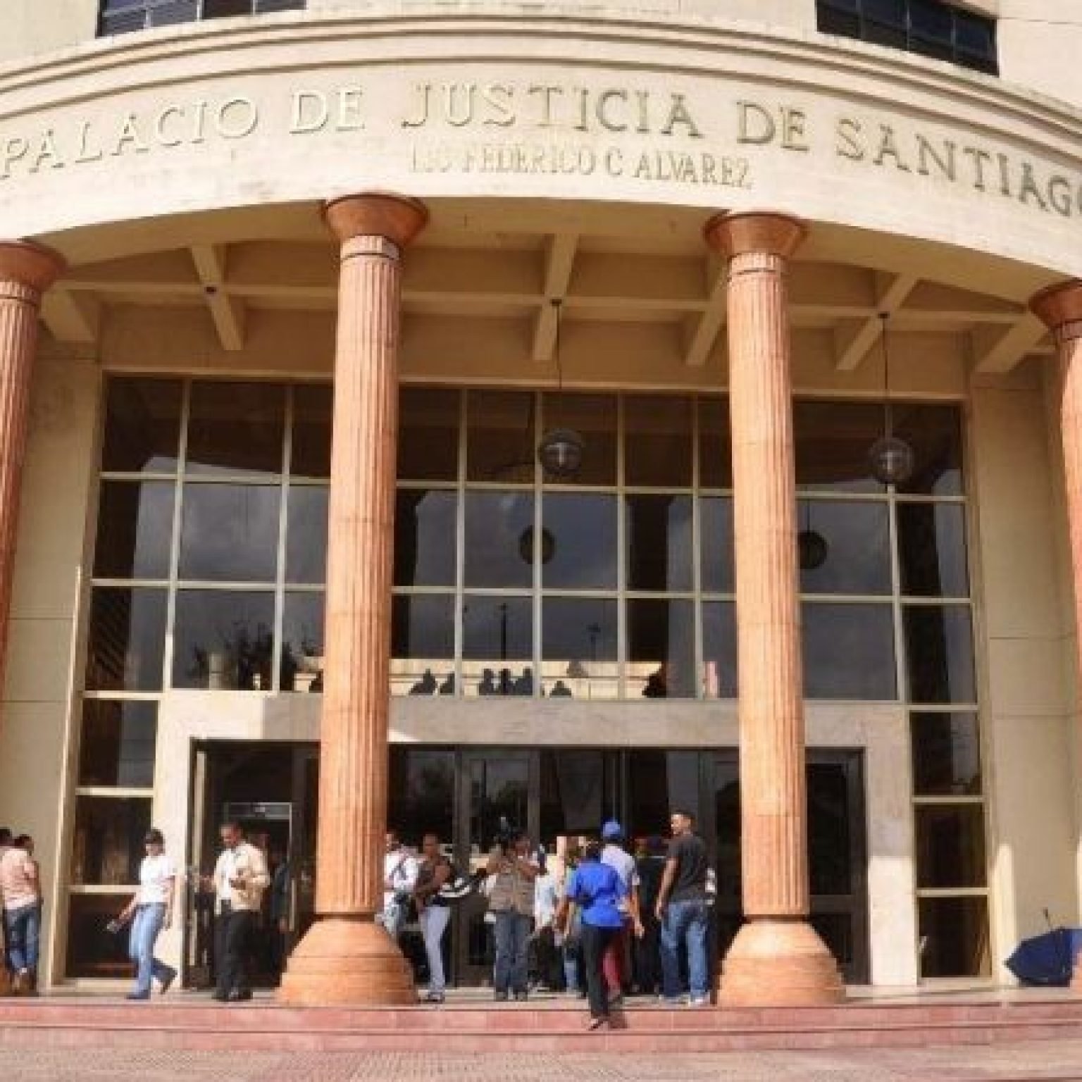 Roban Cables Eléctricos En El Palacio De Justicia De Santiago ...