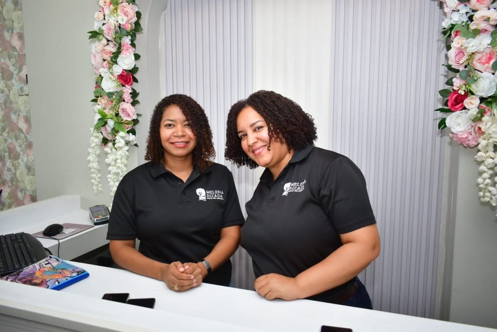  Eliana Marte y Lissette Paulino propietarias de Melena Rizada