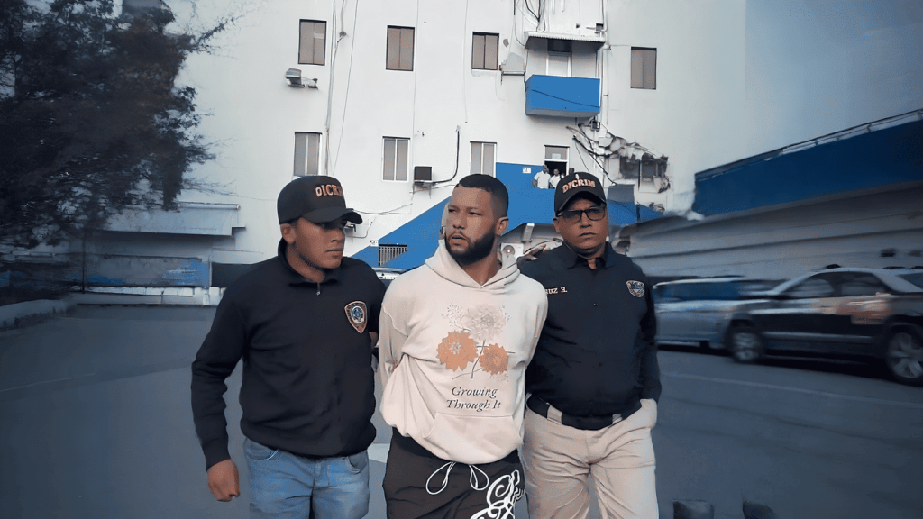 José Alfonso Rubiera se entregó a la Policía Nacional por el caso Villa González y será trasladado a Santiago para responder ante la justicia.