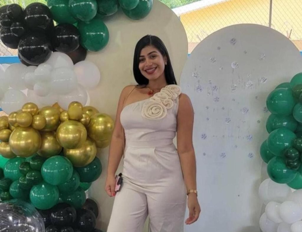 La joven Rosy Sánchez, de 22 años, falleció tras un accidente de tránsito en la carretera Dieguito, Villa Isabela. La comunidad de Puerto Plata llora su partida mientras autoridades investigan las causas del suceso.
