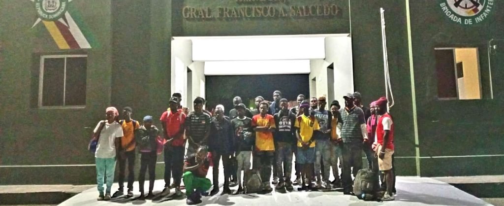 Ejercito detiene 28 haitianos indocumentados con uso de drones en Dajabon