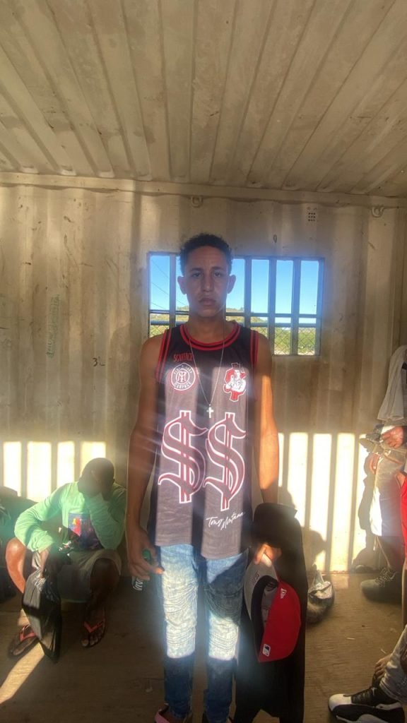 joven detenido por migración