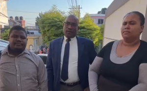 Pareja se entrega a la Policía Nacional por maltratar a una niña en Los Alcarrizos