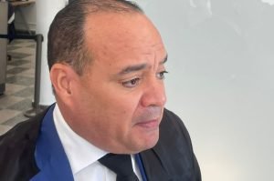 Miguel Surún Hernández denuncia presión política y económica en caso de Santiago Hazim