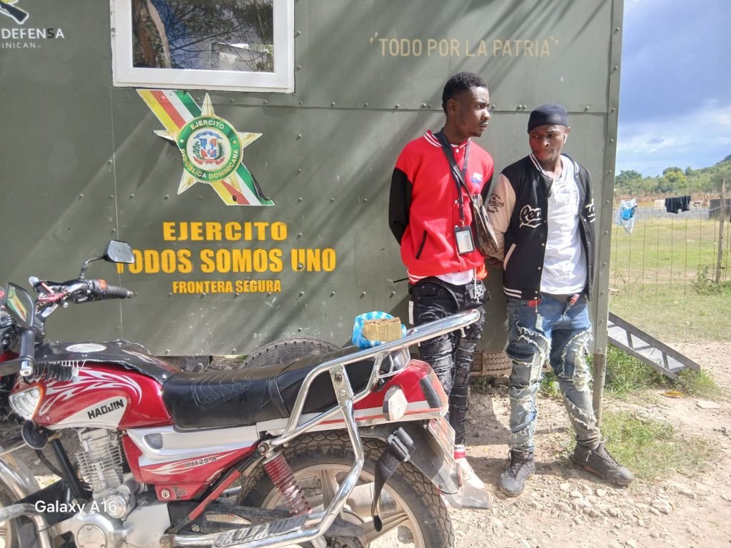 haitianos con presunta marihuana