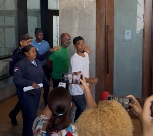 Aplazan medida de coerción a imputado por asesinato y posterior incendio de su pareja