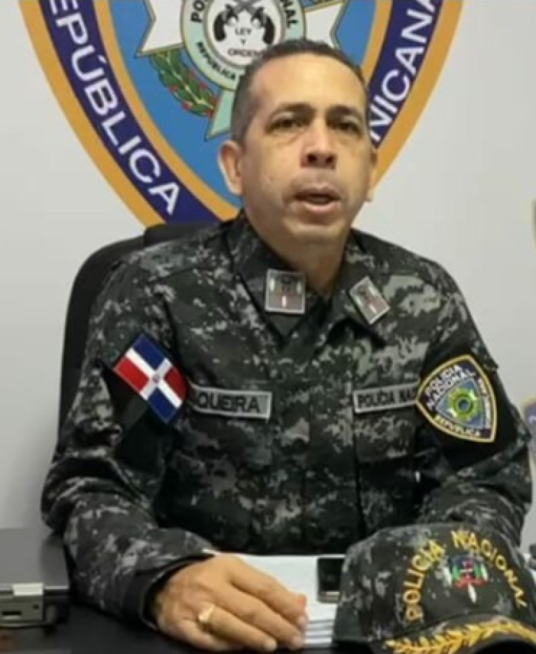 PN suspende coronel tras agredir a joven en Los Mina; investigación en curso