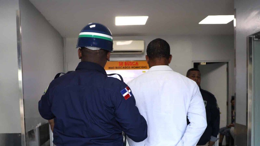 muerte de joven en guerra el patron se entrega a policia nacional ee4c370c focus 0.04 0.45 896 504