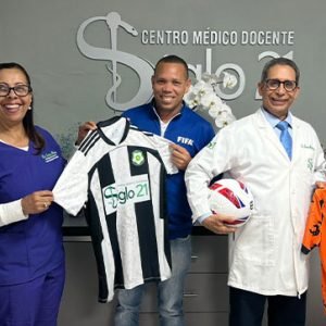 CMD Siglo 21 realiza importante donación de uniformes al equipo de fútbol Don Bosco en Jarabacoa