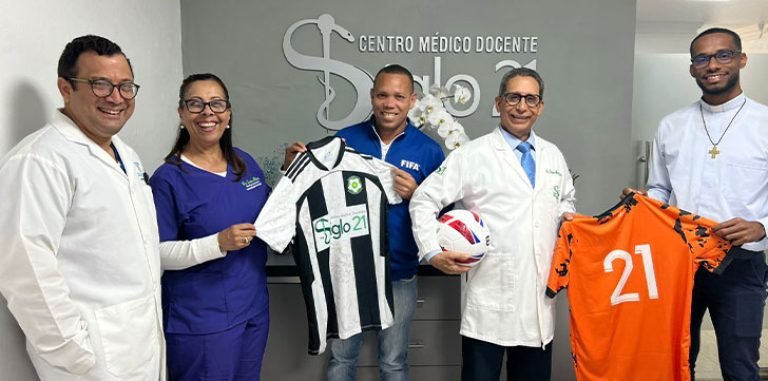 CMD Siglo 21 realiza importante donación de uniformes al equipo de fútbol Don Bosco en Jarabacoa