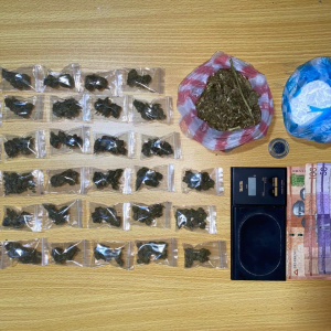 Policía desmantela puntos de microtráfico y detiene varias personas en Villa Mella