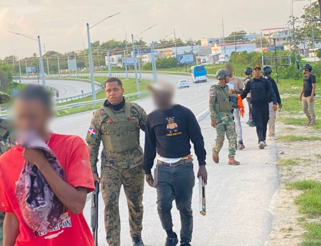 Este martes detiene 1009 y deporta 946 indocumentados por puestos fronterizos 2