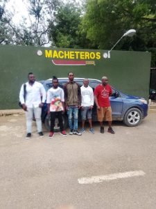 Detienen a Conductor con Haitianos Indocumentados y Documentos Falsos en Valverde