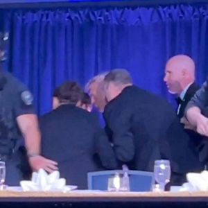 Casa Blanca revisará protocolos de seguridad tras incidente en evento con Donald Trump