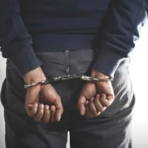 Dintel captura a haitiano con marihuana, arma y vehículo en operativo en Santo Domingo Este