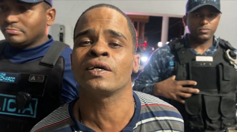 Segundo implicado en robo de joyería pide perdón tras ser arrestado en Tamboril