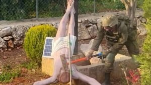 Soldado Israelí Destroza Estatua de Cristo en Líbano; Netanyahu Condena el Acto