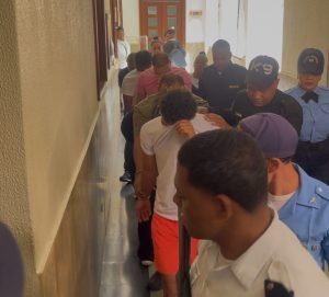 Aplazan coerción contra acusados de estafar más de RD$200 millones a entidad financiera