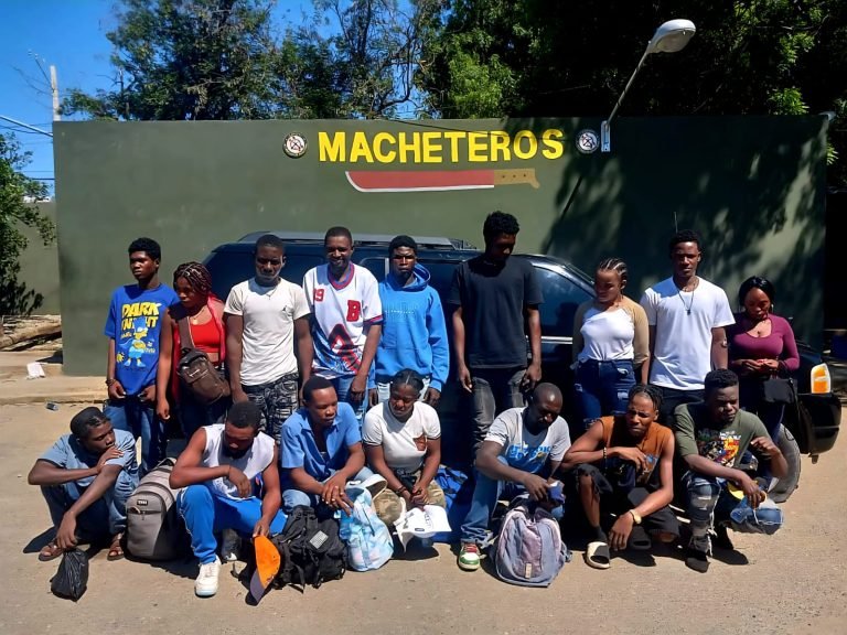 Ejército intercepta yipeta con 16 haitianos indocumentados en Valverde
