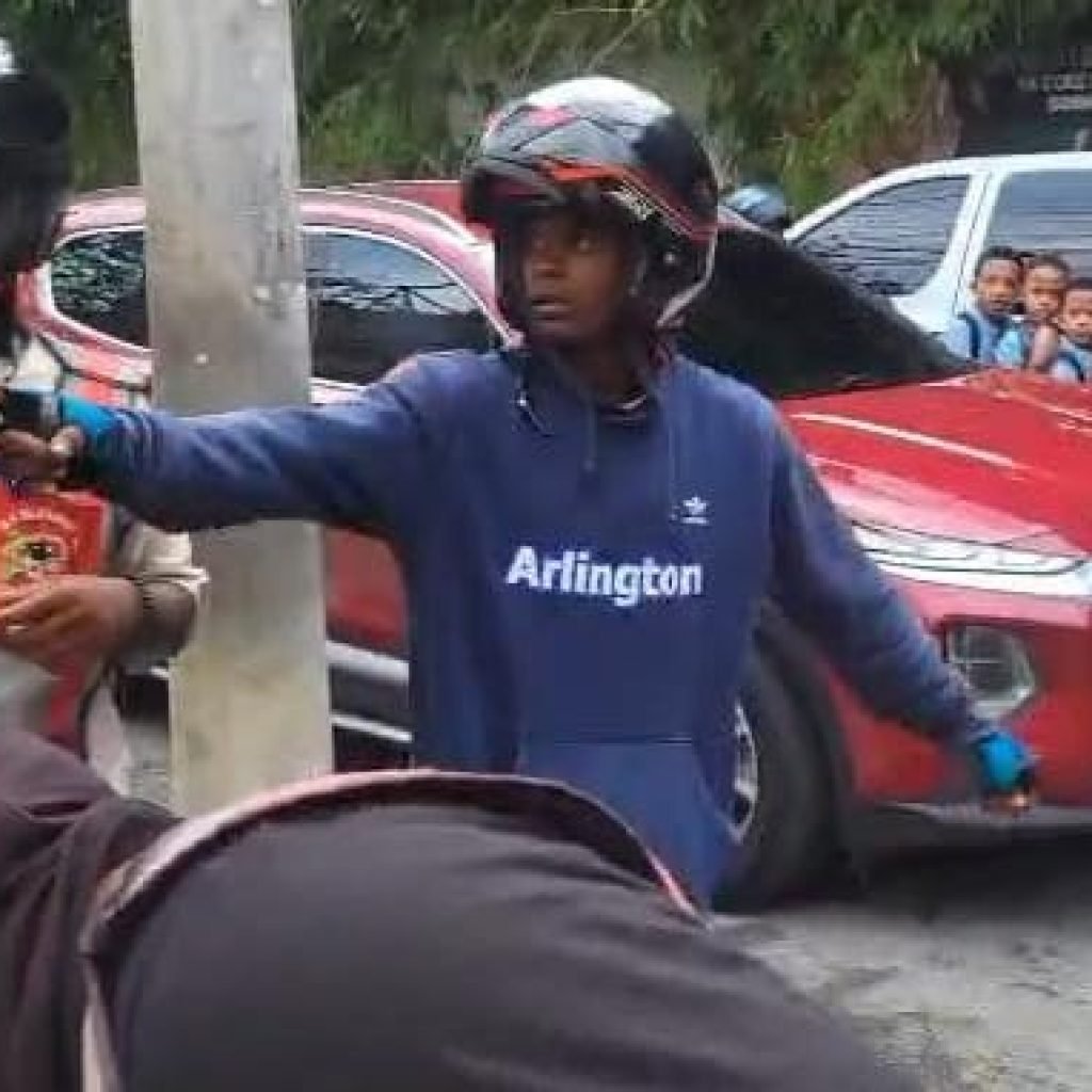 Motoconchistas hieren a chofer del transporte escolar TRAE