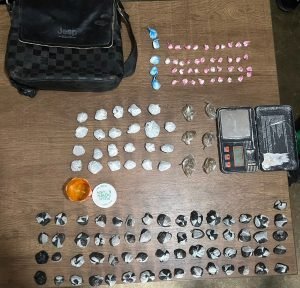Varios detenidos y decomiso de drogas tras operativos en Santiago