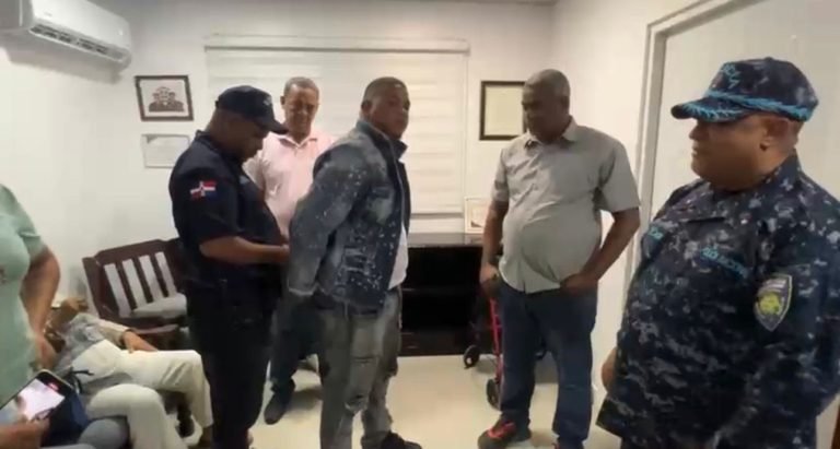 Tres hombres acusados de tentativa de homicidio se entregan voluntariamente en Santiago
