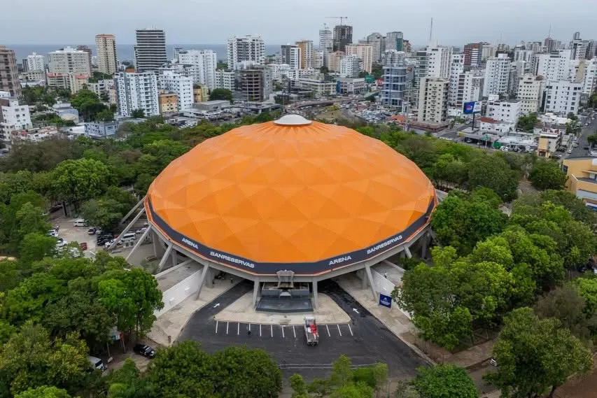 El presidente Luis Abinader inauguró la espectacular Arena Banreservas Virgilio Travieso Soto. Una remodelación histórica con calidad NBA y FIBA. Detalles.