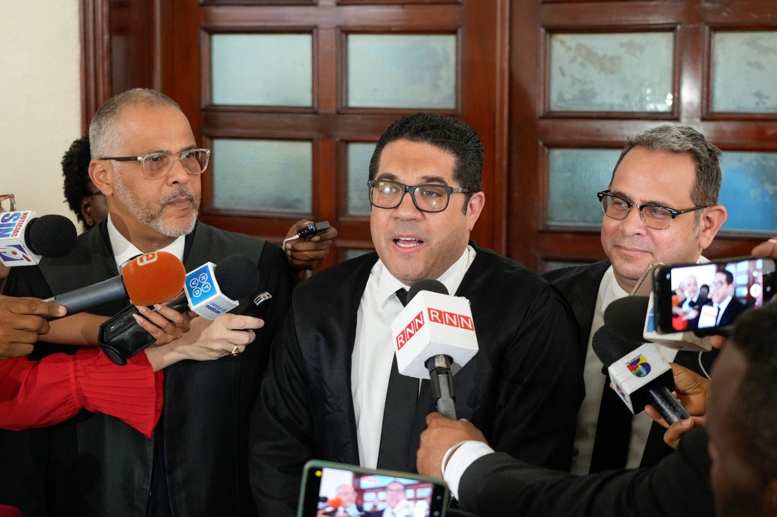 Al-centro-Jose-Alberto-Ortiz-Beltran-junto-a-Rafael-Rivas-y-Alberto-Camano-equipo-ERPP.jpeg