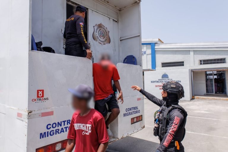 Migración deporta a 1,190 extranjeros indocumentados por pasos fronterizos con Haití