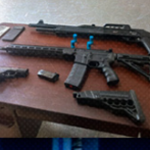 Ocupan fusil, escopeta y pistola durante operativo policial en Esperanza; dos hombres fueron arrestados