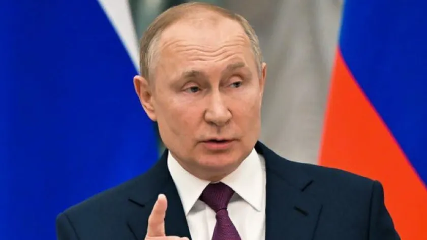 Histórica Crisis de combustible en Rusia. Vladímir Putin admite desabastecimiento por ataques con drones de Ucrania y evalúa frenar exportaciones de diésel.