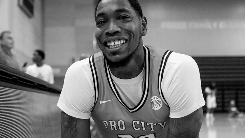 Matan a tiros al baloncestista profesional Kinu Rochford en pleno torneo en Harlem