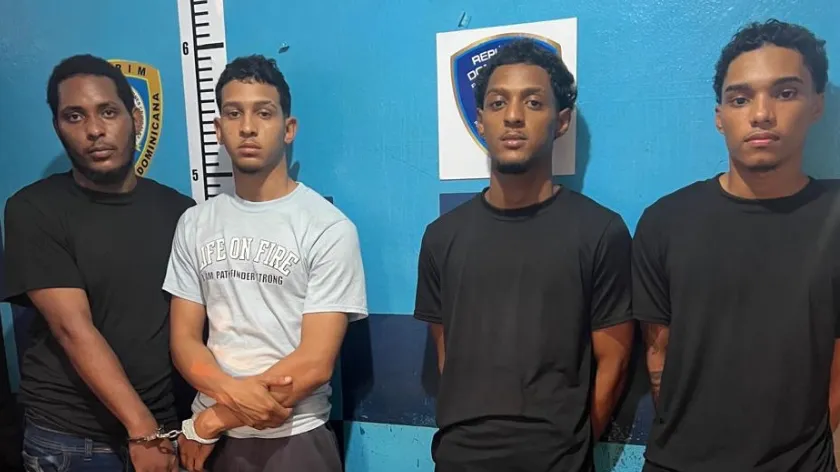 Policia captura asaltantes joyeria San Luis Santiago