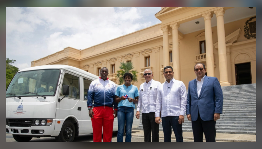 Marileidy Paulino autobus fundacion
