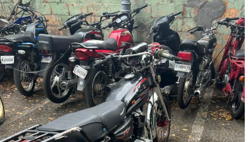 Vehículos y motocicletas recuperados por la Policía Nacional en operativos de prevención