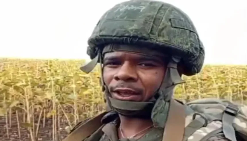 Juan Carlos Ávila Espaillat, dominicano en Rusia vestuario militar.