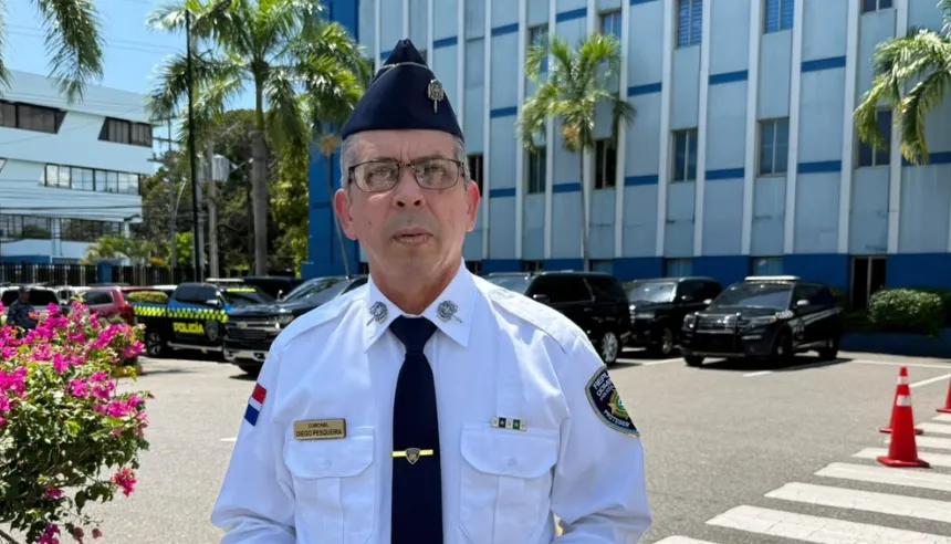 Unidades del DICRIM y la Policía Nacional en operativo en Santo Domingo Este.