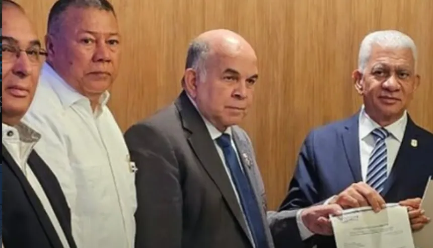 Fachada del Congreso Nacional de la República Dominicana durante las discusiones del Presupuesto.