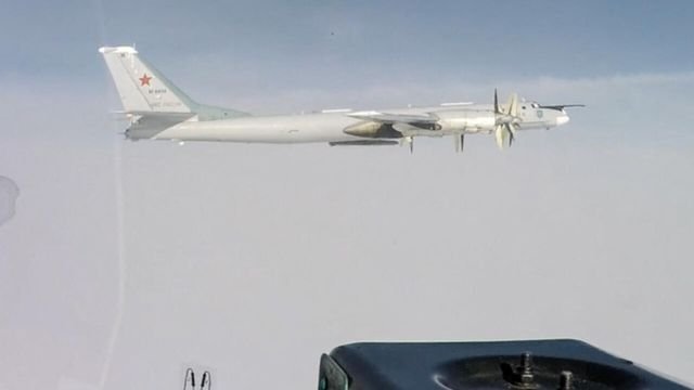 000_323F8EH-1.jpg