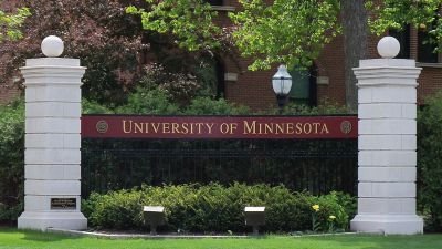 1024px-University_of_Minnesota_entrance_sign_1-1.jpg