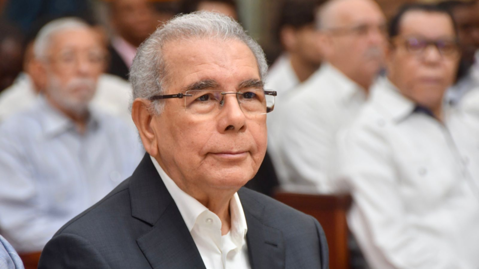 67152387cb7a0_danilo-medina.webp
