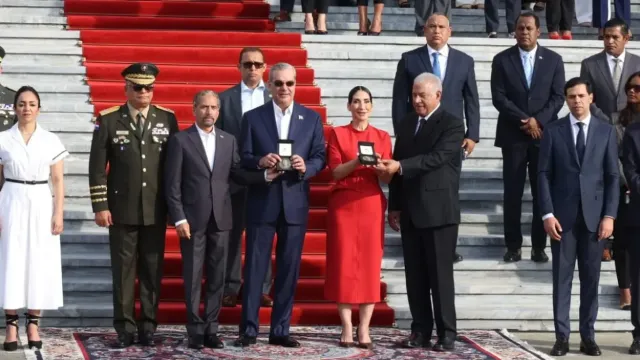 Acto-a-la-bandera-en-el-Palacio-Nacional.webp
