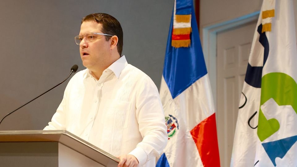 Foto-2-Eduardo-Sanz-Lovaton.jpeg