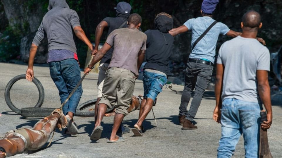 HAITI-PANDILLAS.jpg