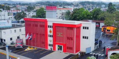 Se inauguró la nueva estación de bomberos en San Francisco de Macorís. Una moderna obra civil equipada para reducir tiempos de respuesta ante emergencias.