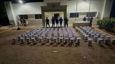 confiscan-806-paquetes-de-presunta-cocaina-en-las-costas-de-pedernales-c9f8530b-focus-0.04-0.36-896-504.jpg