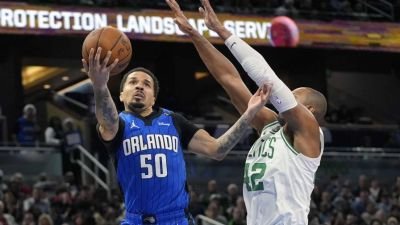 da-silva-anota-un-triple-y-magic-logra-remontada-de-sobre-celtics-focus-0-0-896-504.jpg