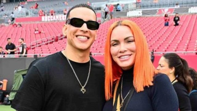 esposa-de-daddy-yankee-anuncia-que-busca-empleo-focus-min0.01-0.38-500-281.jpg