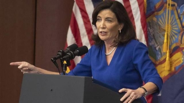 gobernadora-ny-defiende-ante-trump-peaje-para-entrar-en-la-ciudad_1-focus-0-0-896-504.jpg