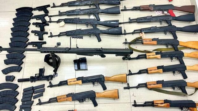 imagen-armas-para-los-pandilleros-5b8dc844-focus-0-0-896-504.jpg